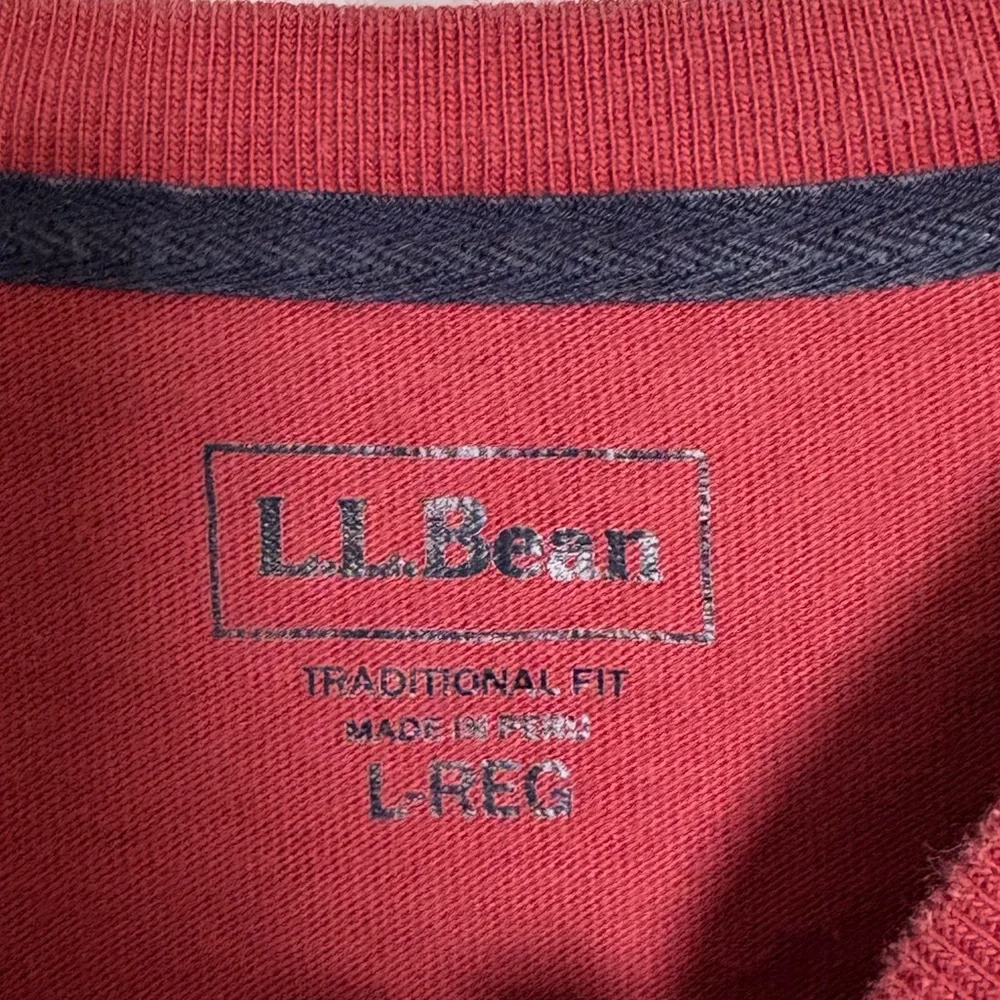 L.L. Bean Men’s Traditional Fit Striped Crewneck Sweatshirt. Size Large.